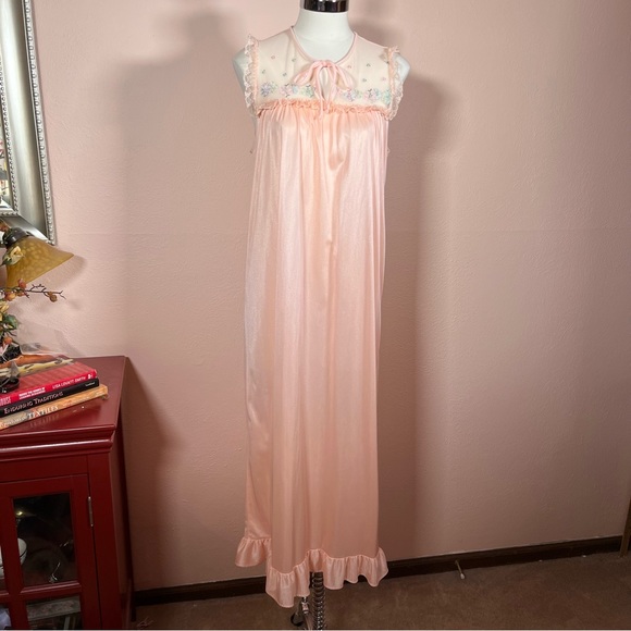 Vintage 50 60 Retro Cottagecore Floral Embroidery Peach Pastel Long Nightgown - Picture 4 of 16